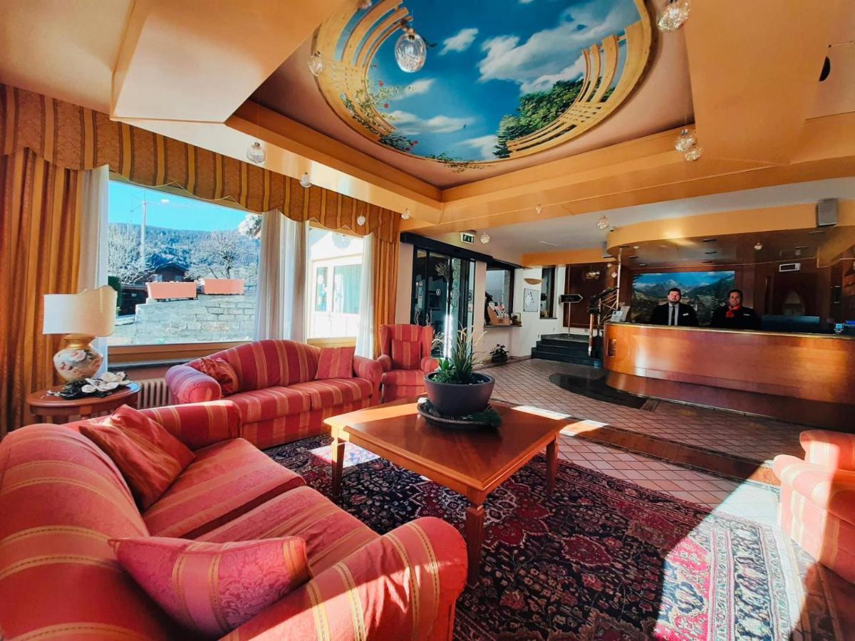 Hg Hotel Italia Brusson Eksteriør billede