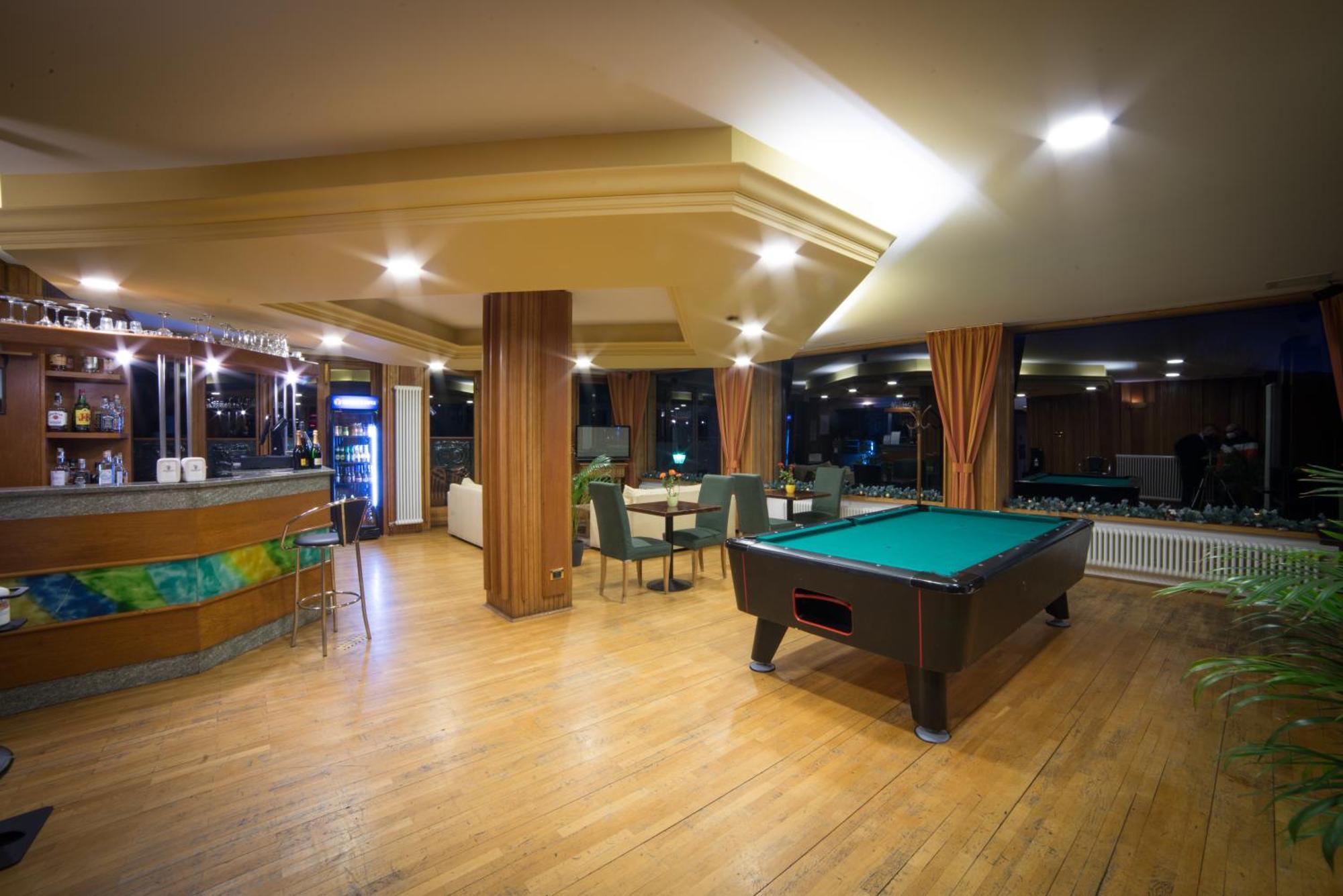 Hg Hotel Italia Brusson Eksteriør billede