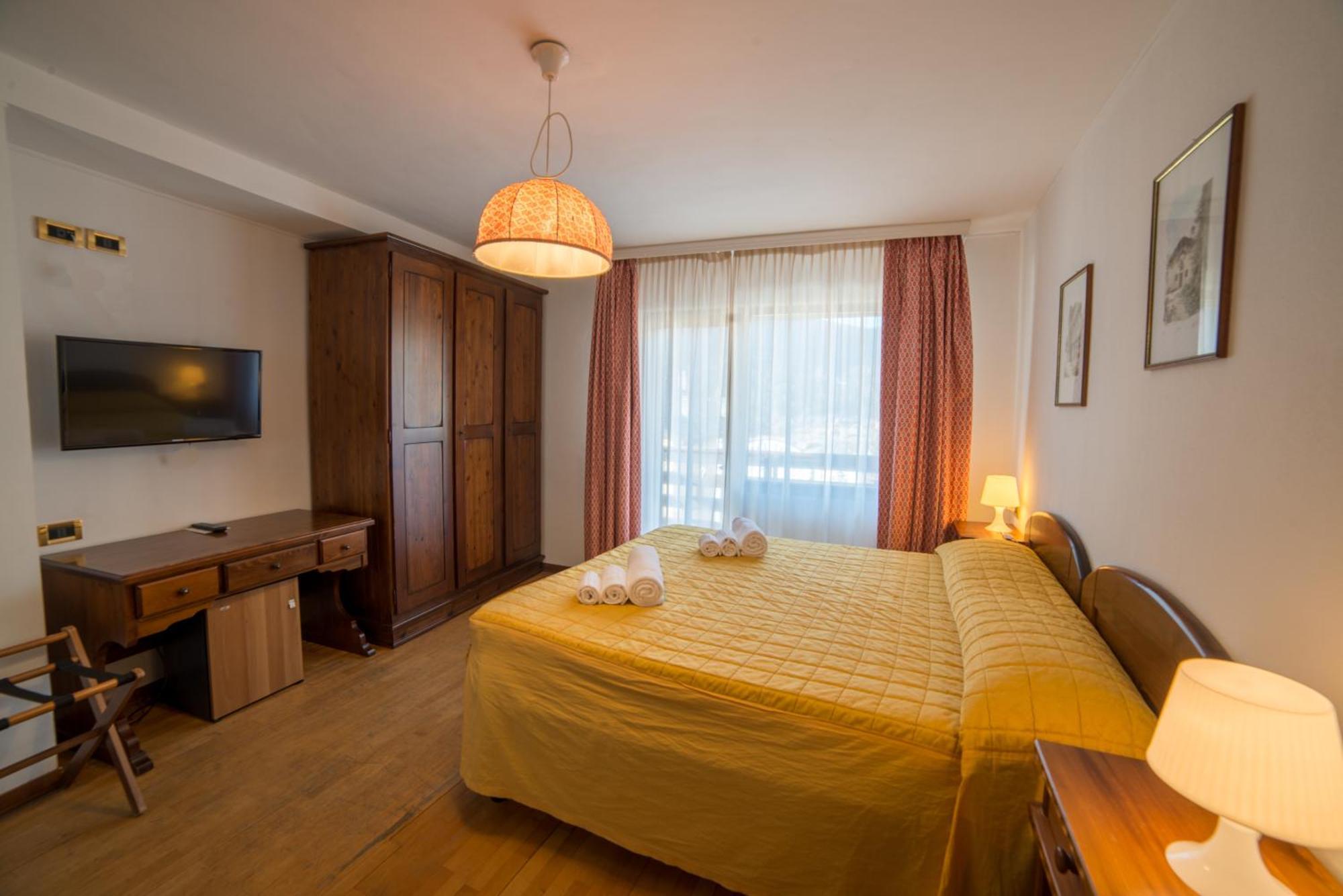 Hg Hotel Italia Brusson Eksteriør billede